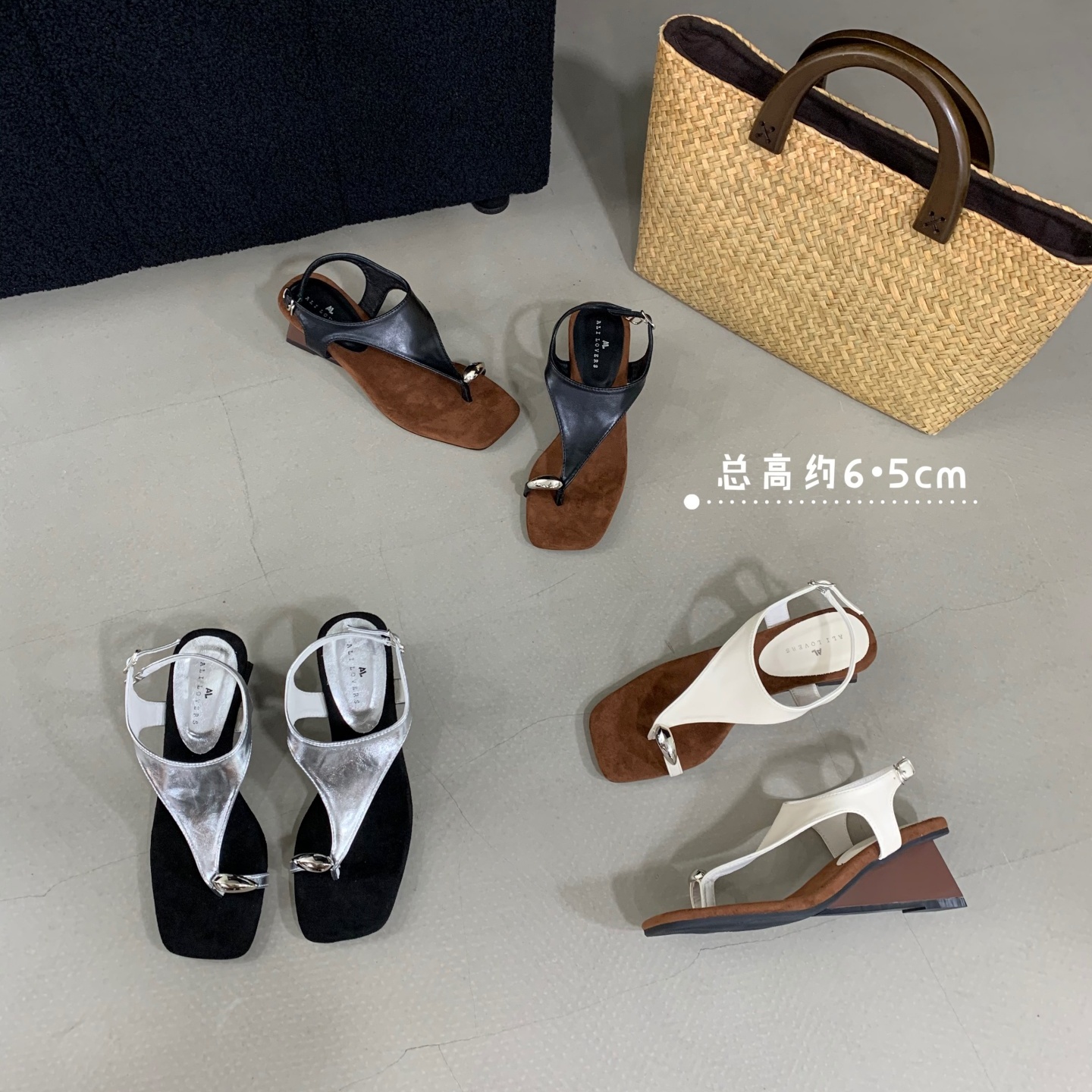 韩版小众设计感坡跟套趾凉鞋女夏2025新款金属时尚百搭罗马凉鞋女
