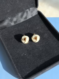 Monet 奶白珐琅素金耳夹 精致小巧百搭耳夹 中古Vintage