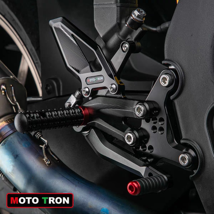 MOTO-TRON适用于ZXJC张雪820RR 改装升高后移升高脚踏总成摩托创
