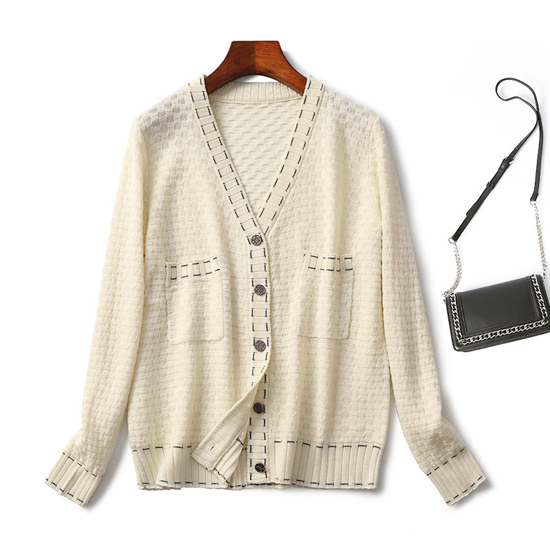 19秋冬温柔气质经典香调针织开衫