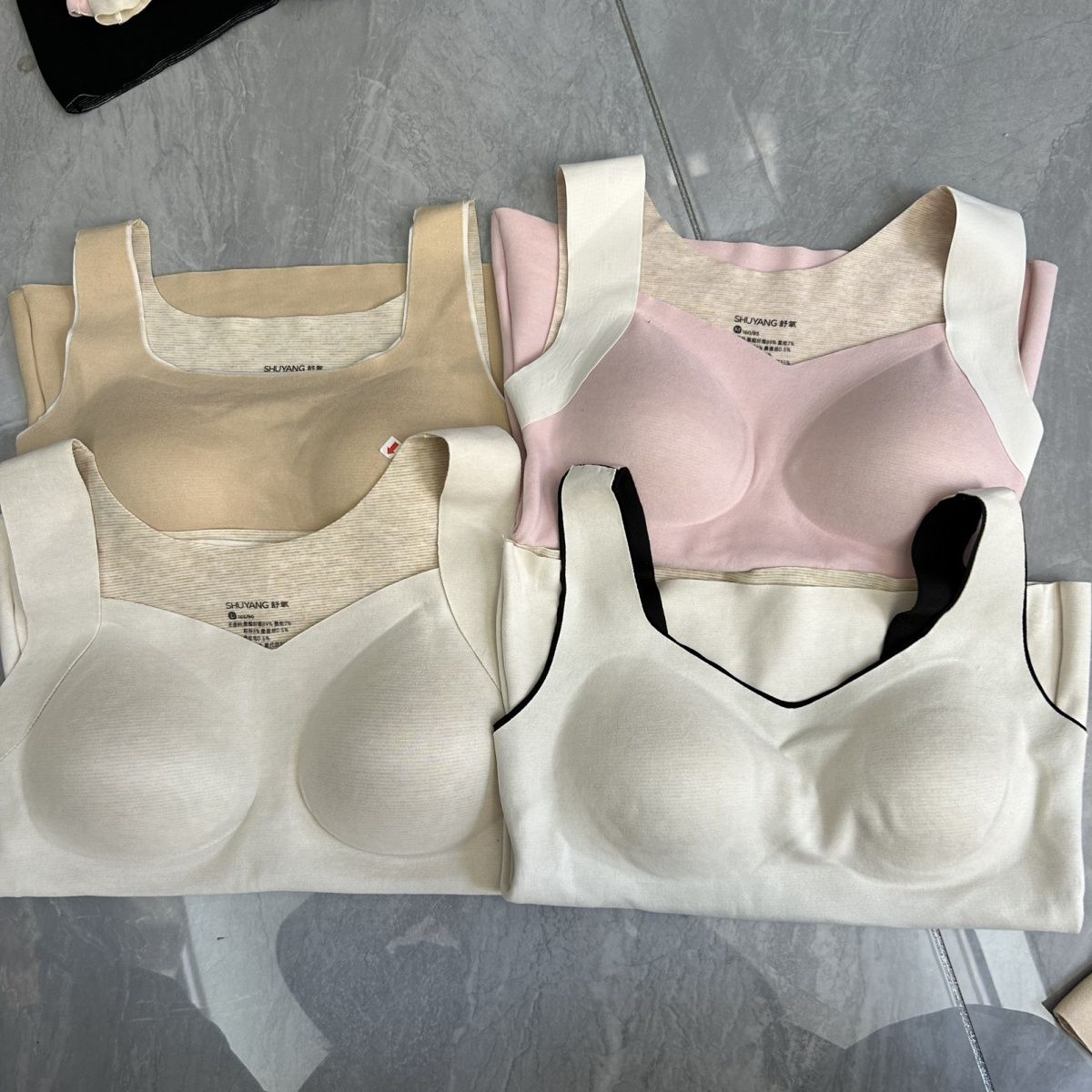 舒~氧家瑕疵款带胸垫保暖背心新款女士无痕带胸垫秋冬季打底上衣