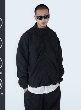 STREAMLET.CHEN:全身不规则抽褶挤压设计 三防功能性冲锋夹克外套