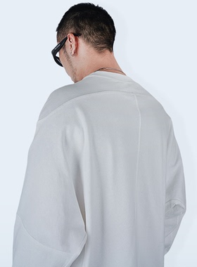 STREAMLET.CHEN:无规律蔓延无缝拼接 4针16线纯色打底长袖T恤