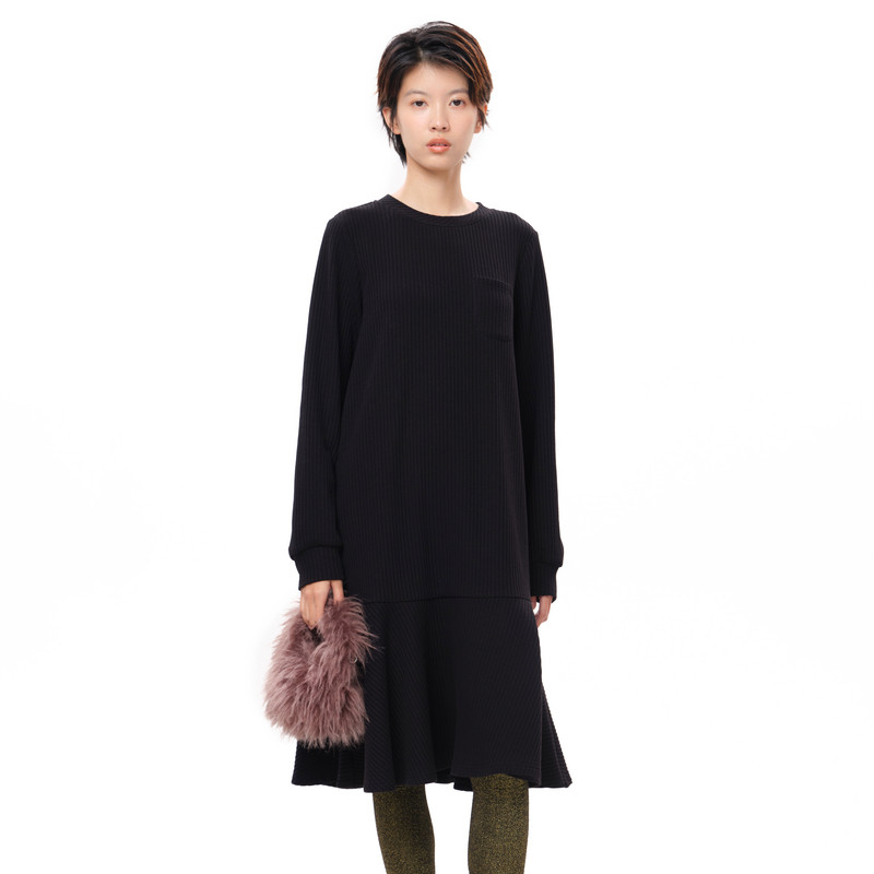 MOVEUP幻走2025冬季新款.FUN系列小落肩贴袋鱼尾裙摆针织连衣裙,女装/女士精品,连衣裙,淘宝优惠券,粉丝福利购,淘宝优惠卷