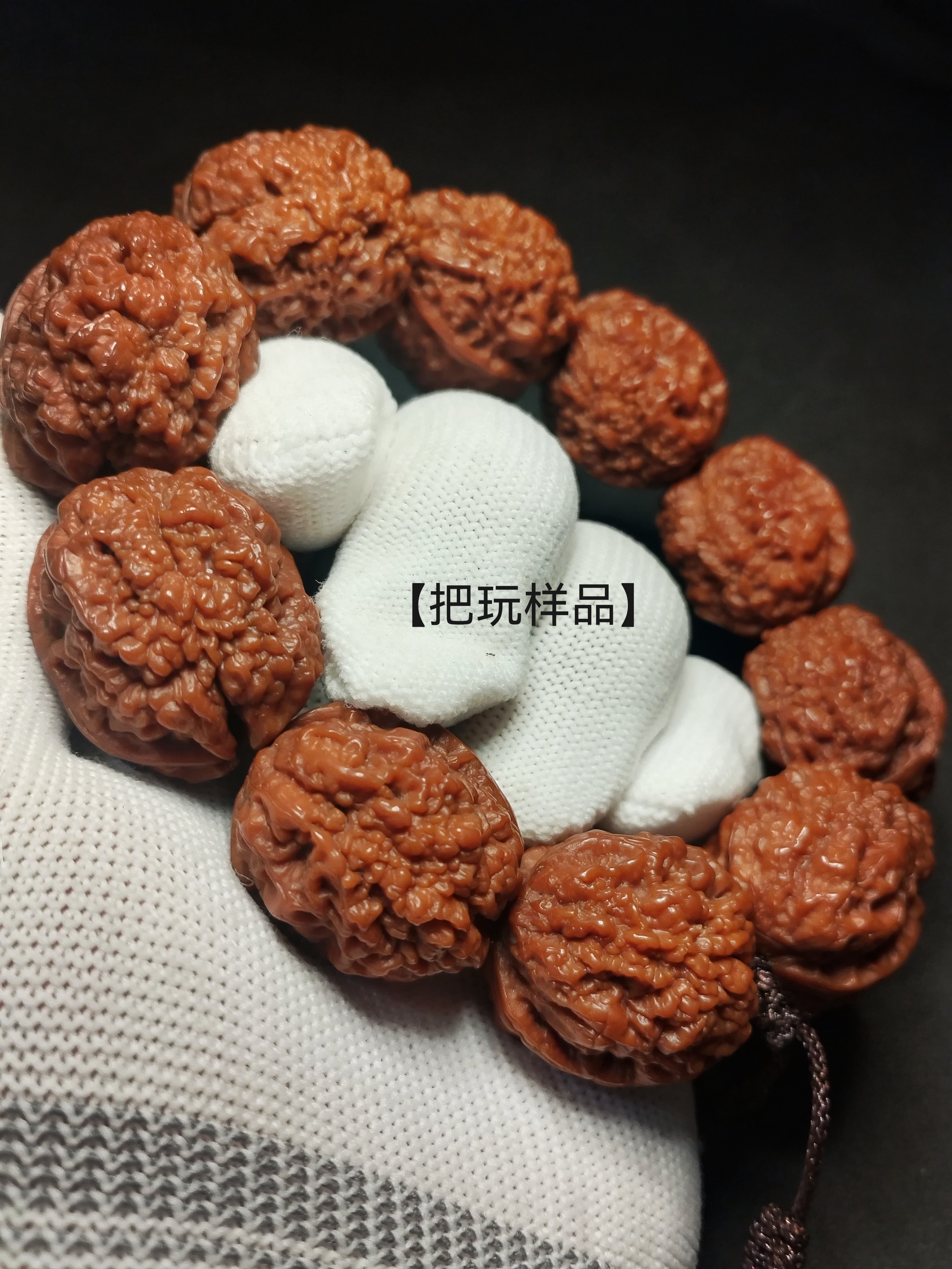 云南野生毒蟾血舍利金蟾疙瘩铁核桃手持，爆肉纹路，皮质好油性大