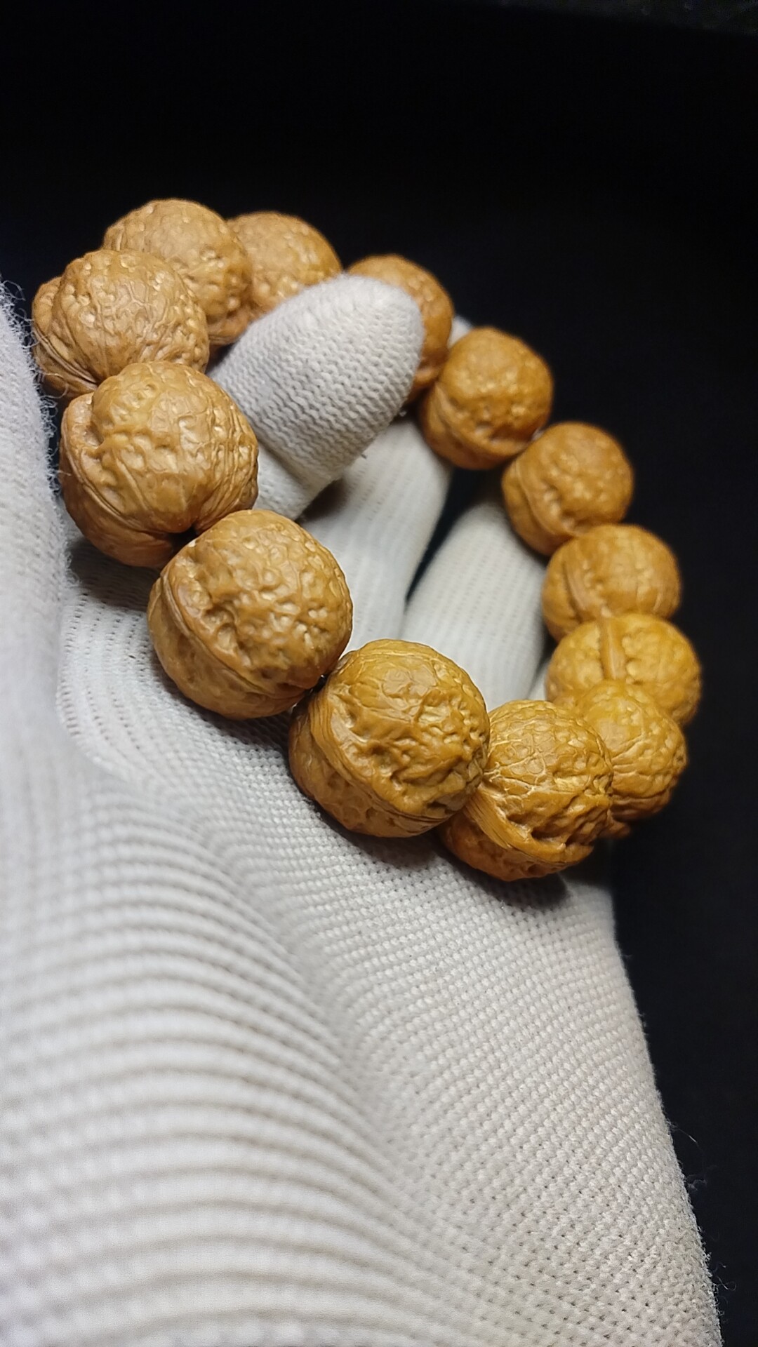 2.0云南野生红石元宝小钢炮铁核桃手串，矮桩平底，皮质好油性大