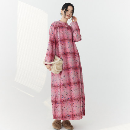 超温柔气质粉色系毛呢秋冬袍子连衣裙原创格纹半高领显瘦宽松长裙