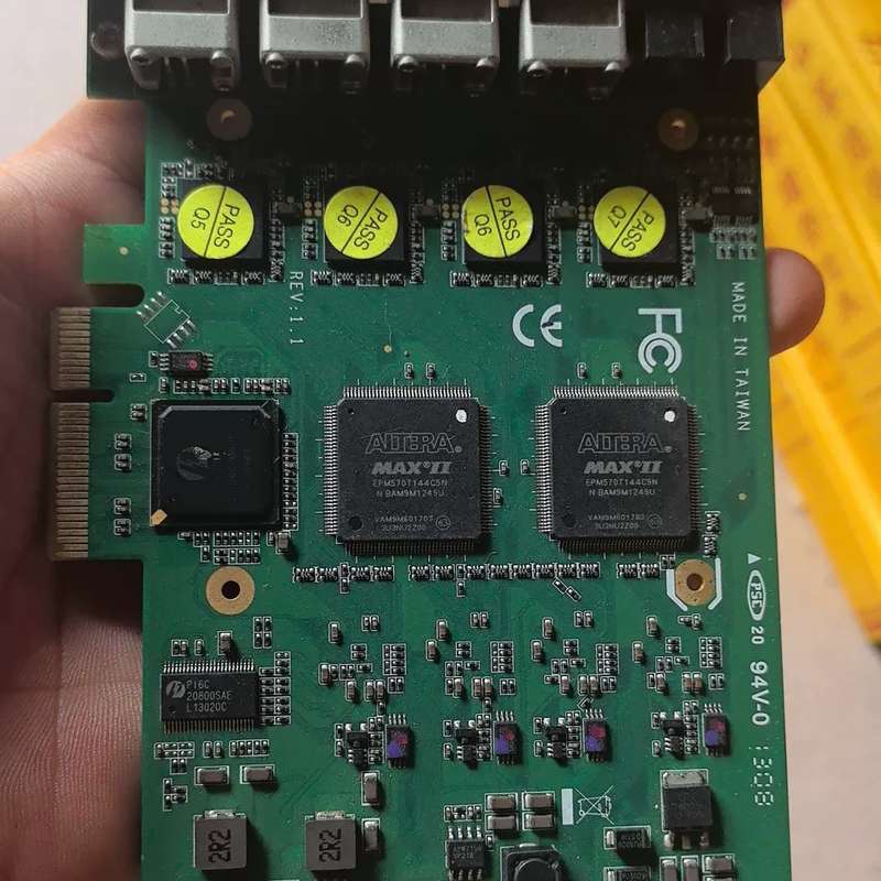 议价-4路SDI采集卡：PCI-E接口：：拆机件：有使用痕迹：功能-可
