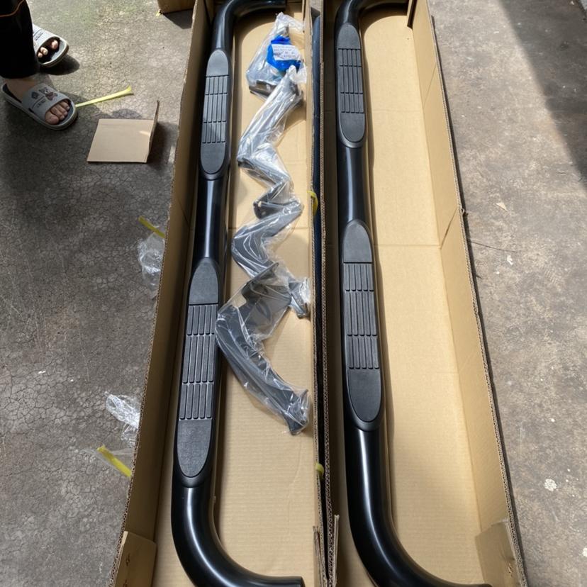 适用悍马H3改装黑色踏杠 不锈钢亮光黑侧杠 汽车支架脚踏板 踏板