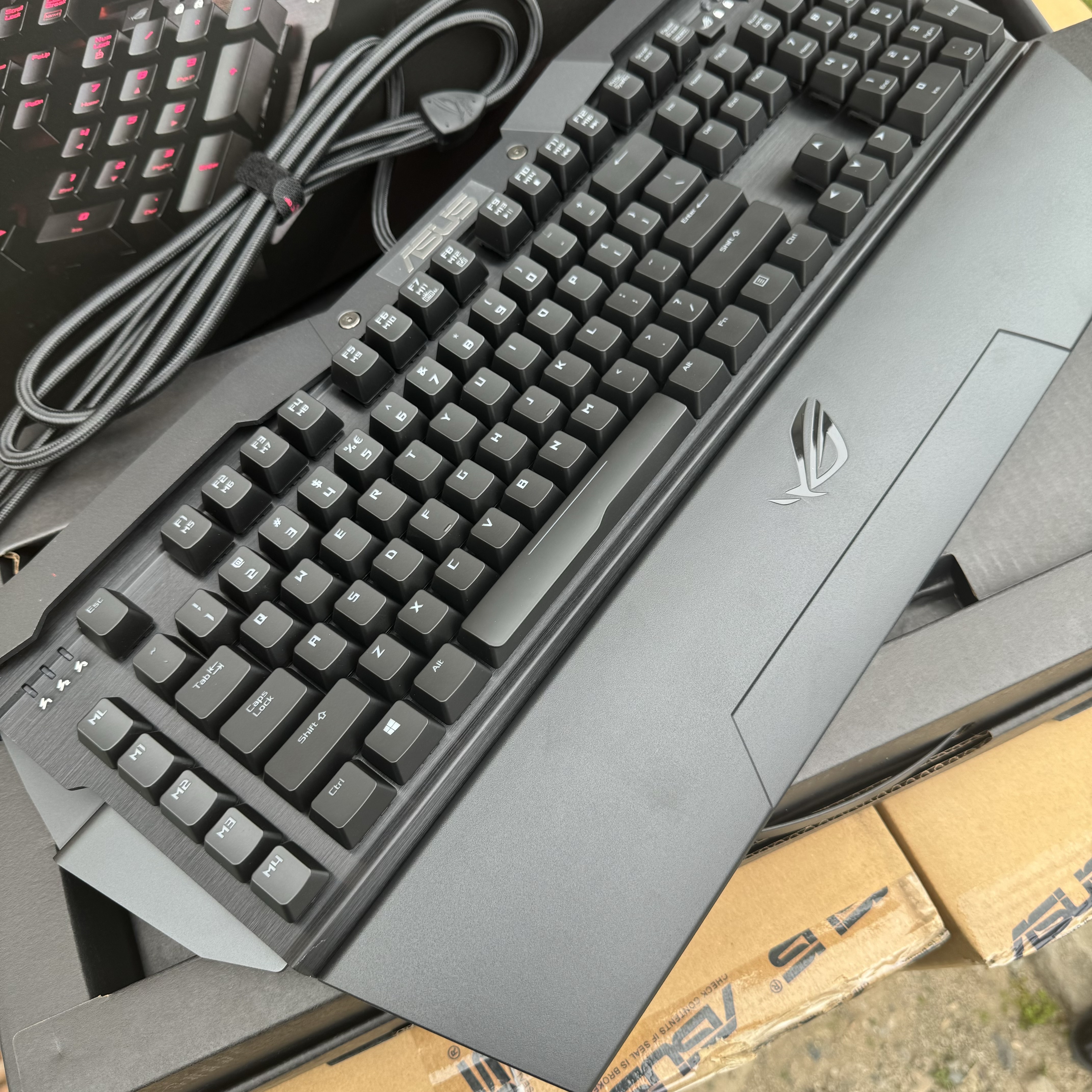 华硕gk2000红光樱桃mx红轴宏机械键盘滚轮音量大手托rog 败家之眼