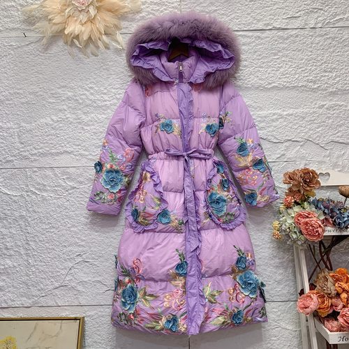 高端重工刺绣连帽羽绒服女