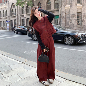 大货，春款酒红色休闲三件套2C355-6203-P165-K268图片