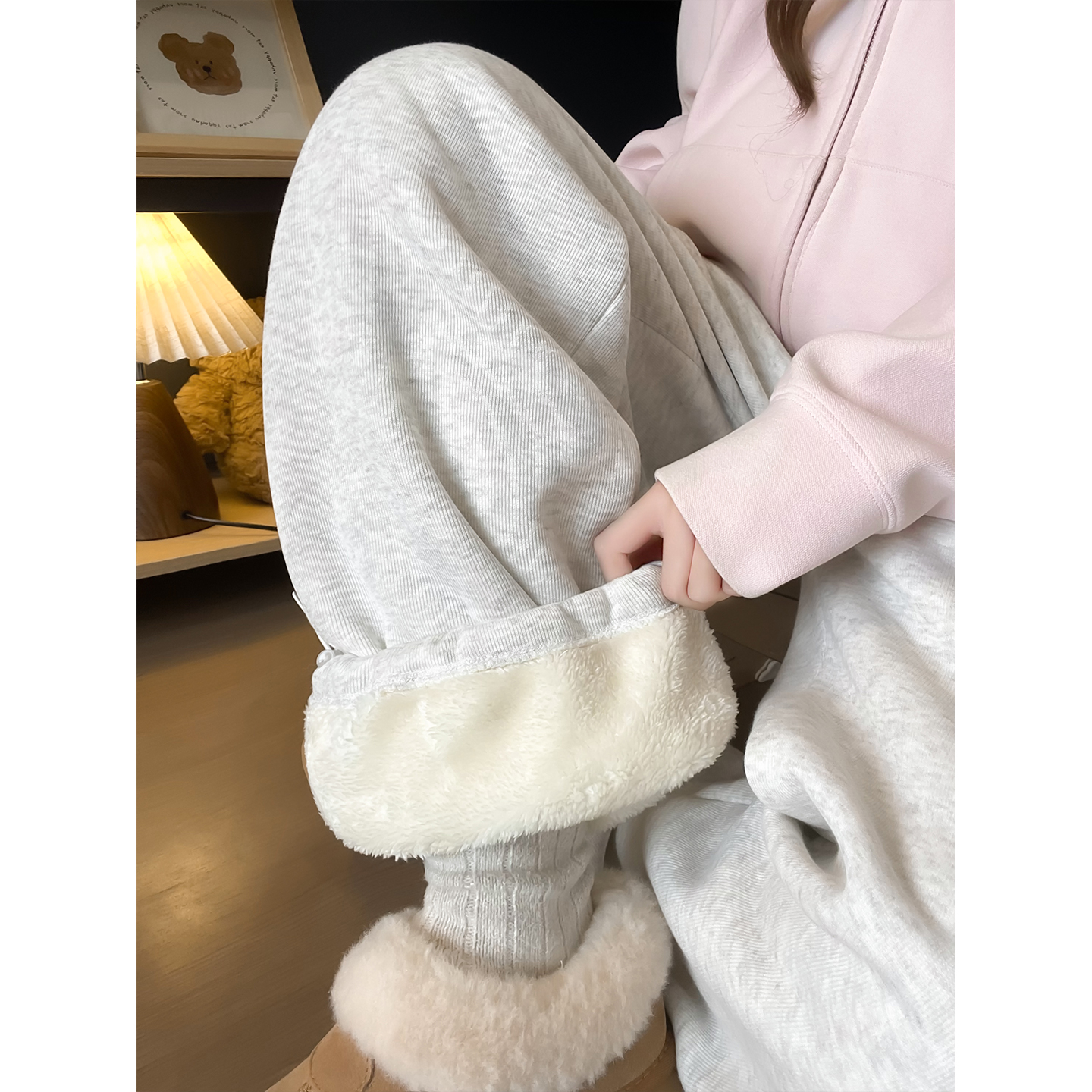 加绒加厚羊羔绒卫裤女2025冬新款