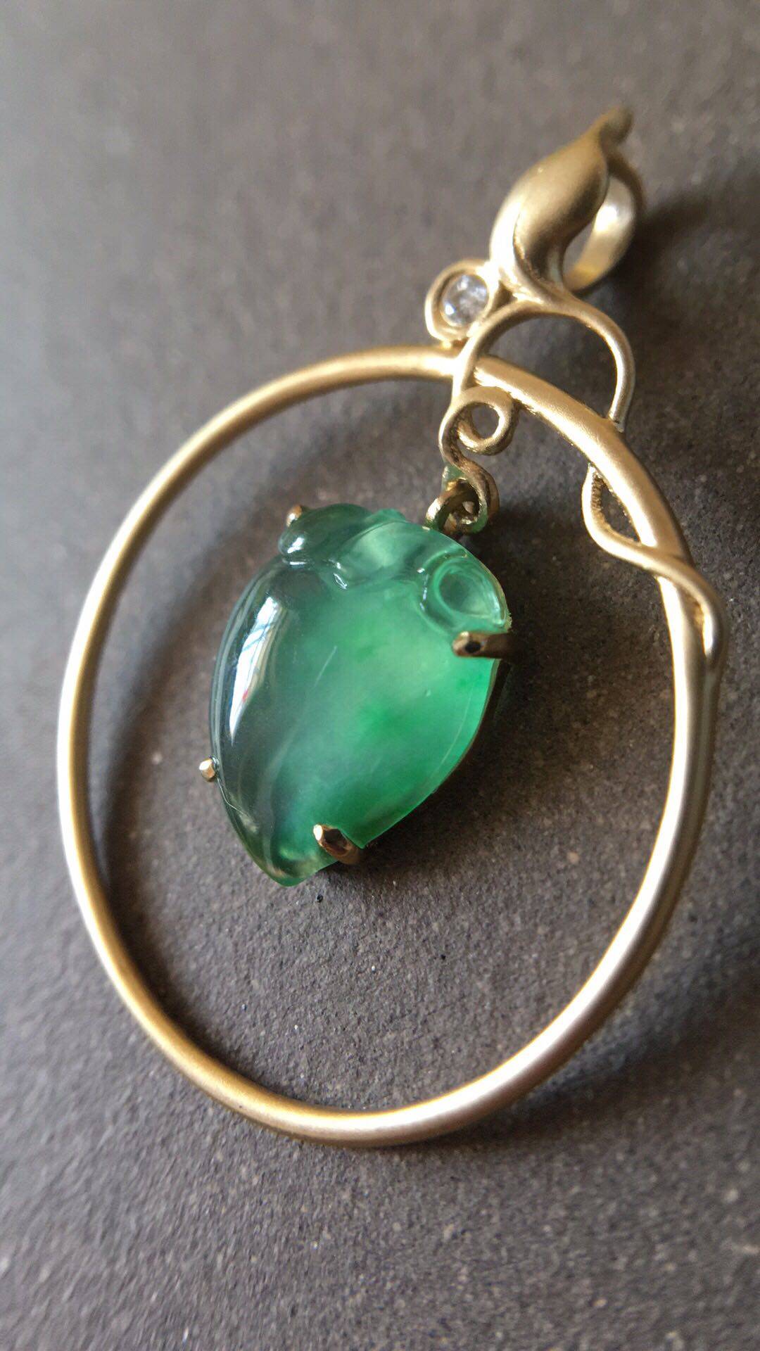 【赏】木易日辰 天然A货翡翠冰种木那绿桃子18K金钻石吊坠,珠宝/钻石/翡翠,颈饰,淘宝优惠券,粉丝福利购,淘宝优惠卷