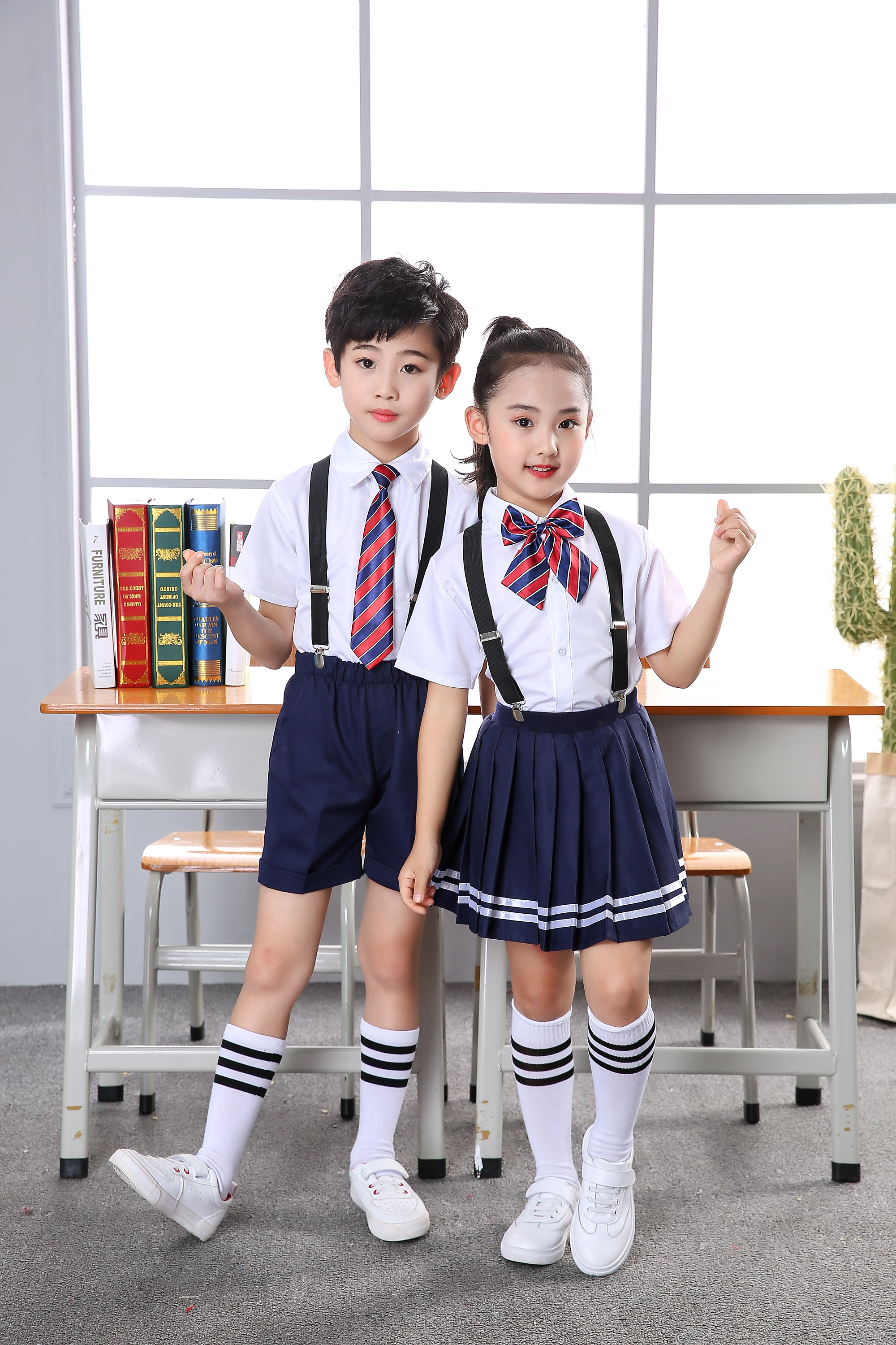 六一儿童合唱服演出服中小学生合唱服装小学生背带裤演出大合唱团
