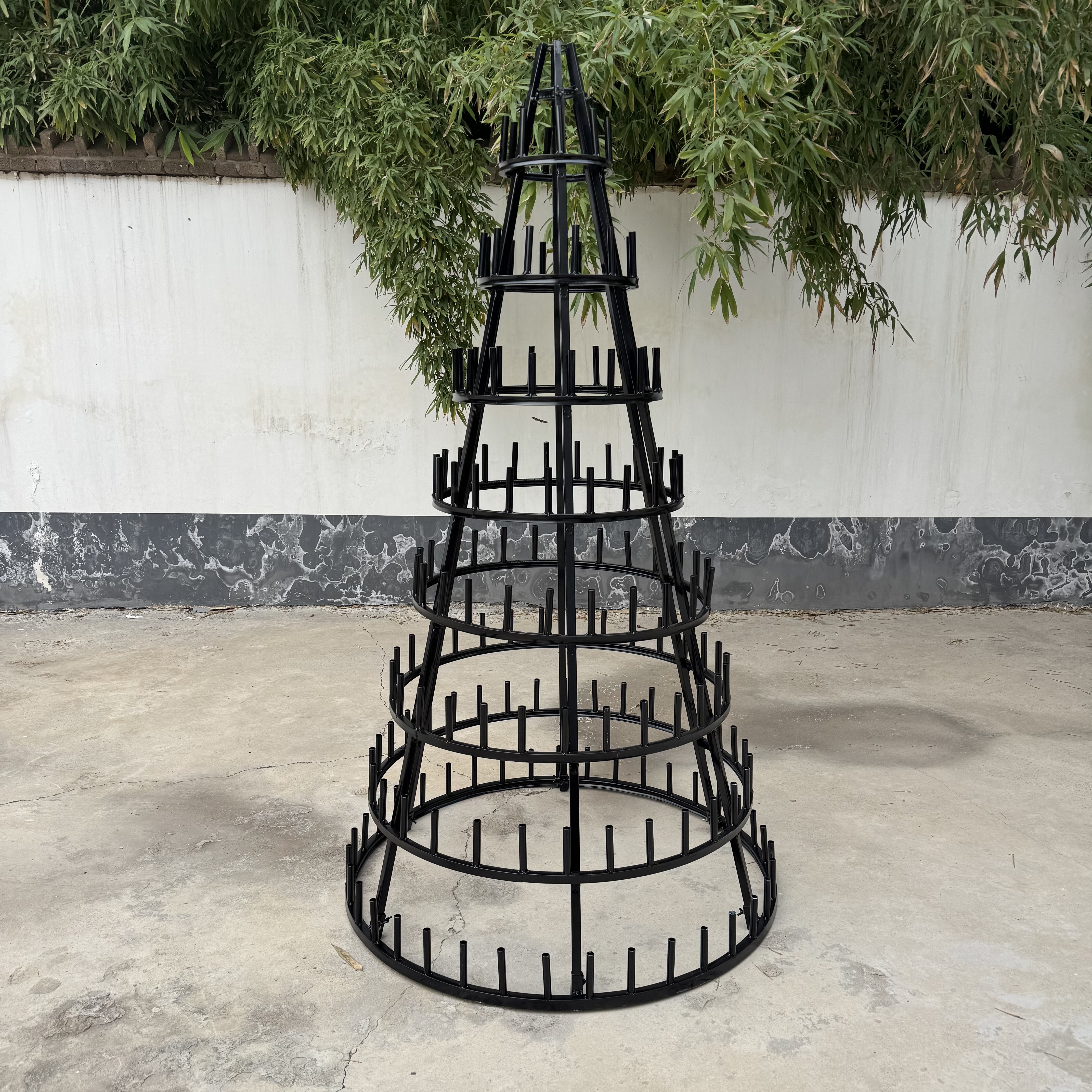 周年开业美陈红啤酒瓶圣诞树多节层铁艺酒吧旧厂房改造室内大排档