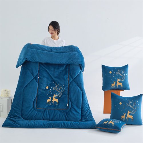 加厚牛奶绒抱枕被子两用二合一