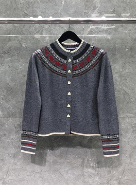 TB针织开衫女士复古费尔岛式嵌花秋冬氛围感编织提花撞色圆领毛衣