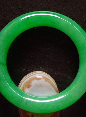 翡翠色玉石手镯满绿冰透圆条女款玉手镯简约款玉石手镯百搭女款