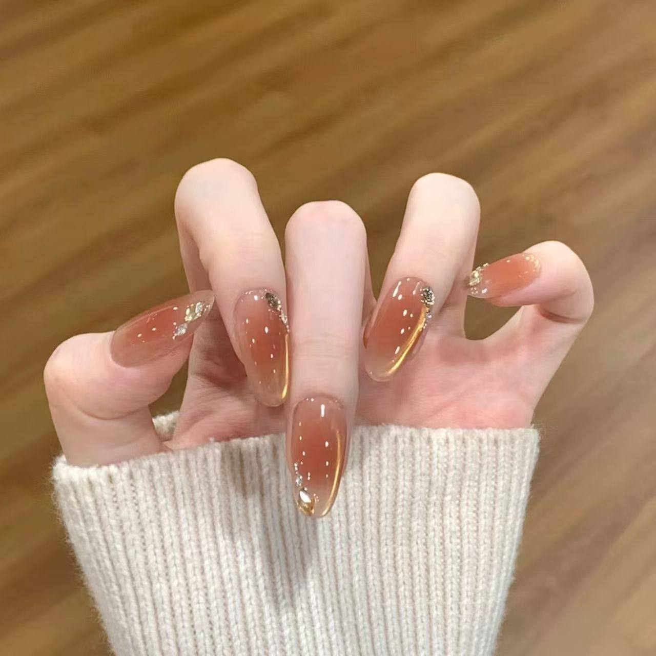 柔橘新钻橘色渐变柔色纯手工穿戴甲猫眼碎钻爆闪甲片高级显白美甲,彩妆/香水/美妆工具,穿戴甲/甲片,淘宝优惠券,粉丝福利购,淘宝优惠卷