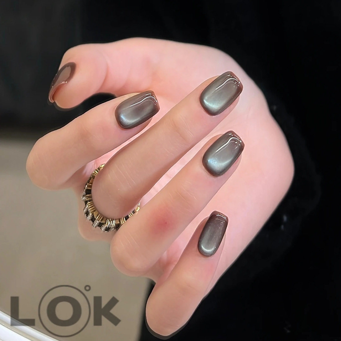 盐湖高级感蓝棕玻璃珠猫眼简约纯手工穿戴甲新款爆闪时尚短款美甲