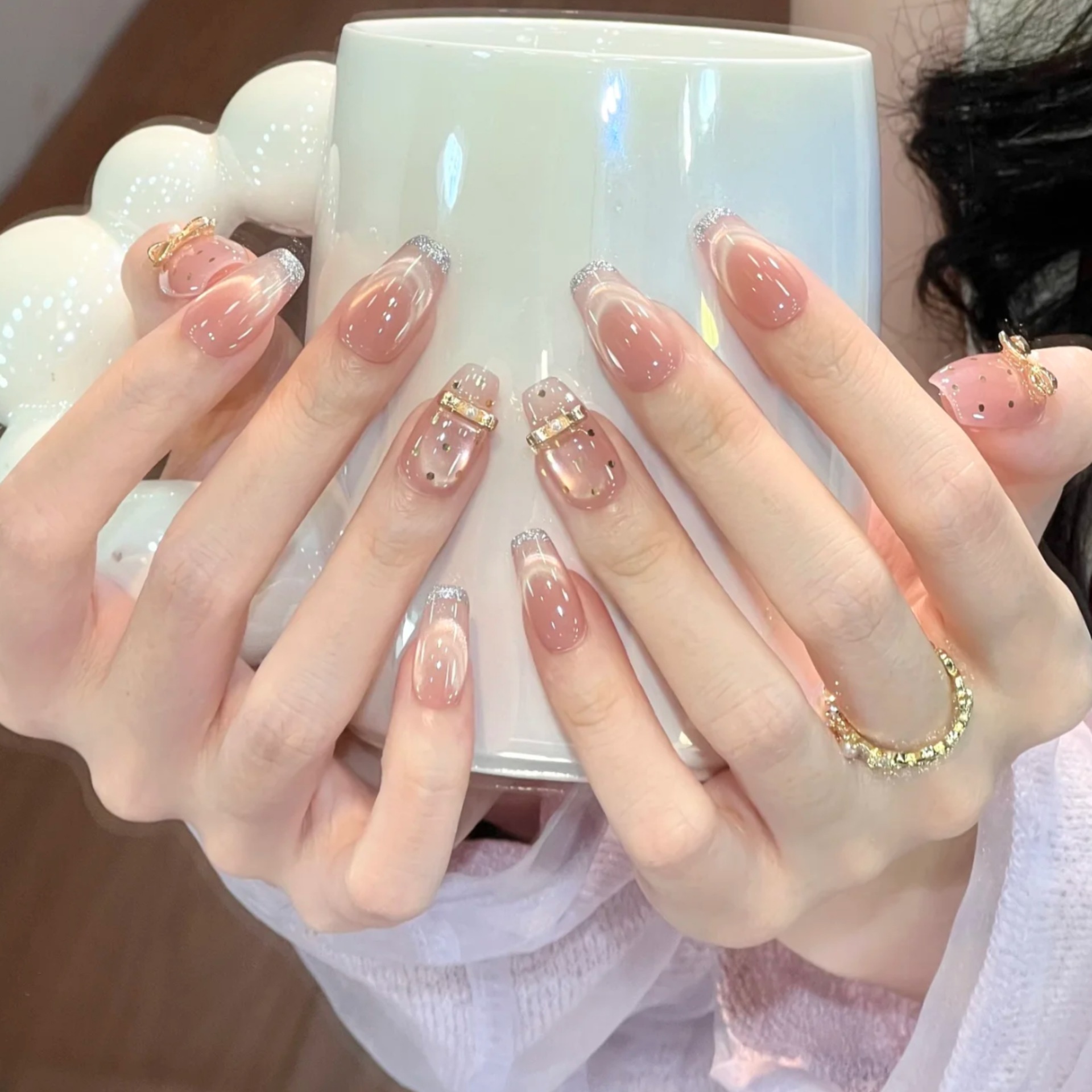 金粉世家裸色水光丝绸猫眼爆闪波点法式蝴蝶结纯手工穿戴甲贴片