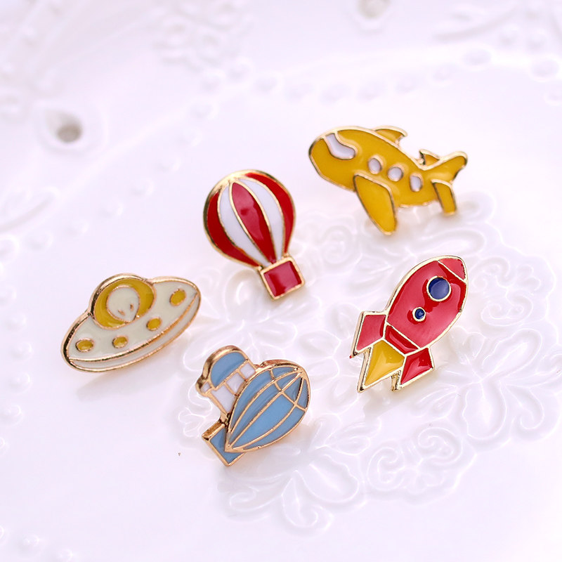 「花兮」卡通可愛飛行系列 迷妳飛機火箭衛星胸針 甜美萌妹子領針在類目 飾品/流行首飾/時尚飾品新, 胸針中 - 來自Buy2taobao.com提供專業的淘寶代購服務