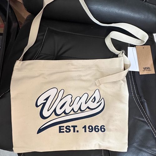 VANS米色黑色斜挎托特包