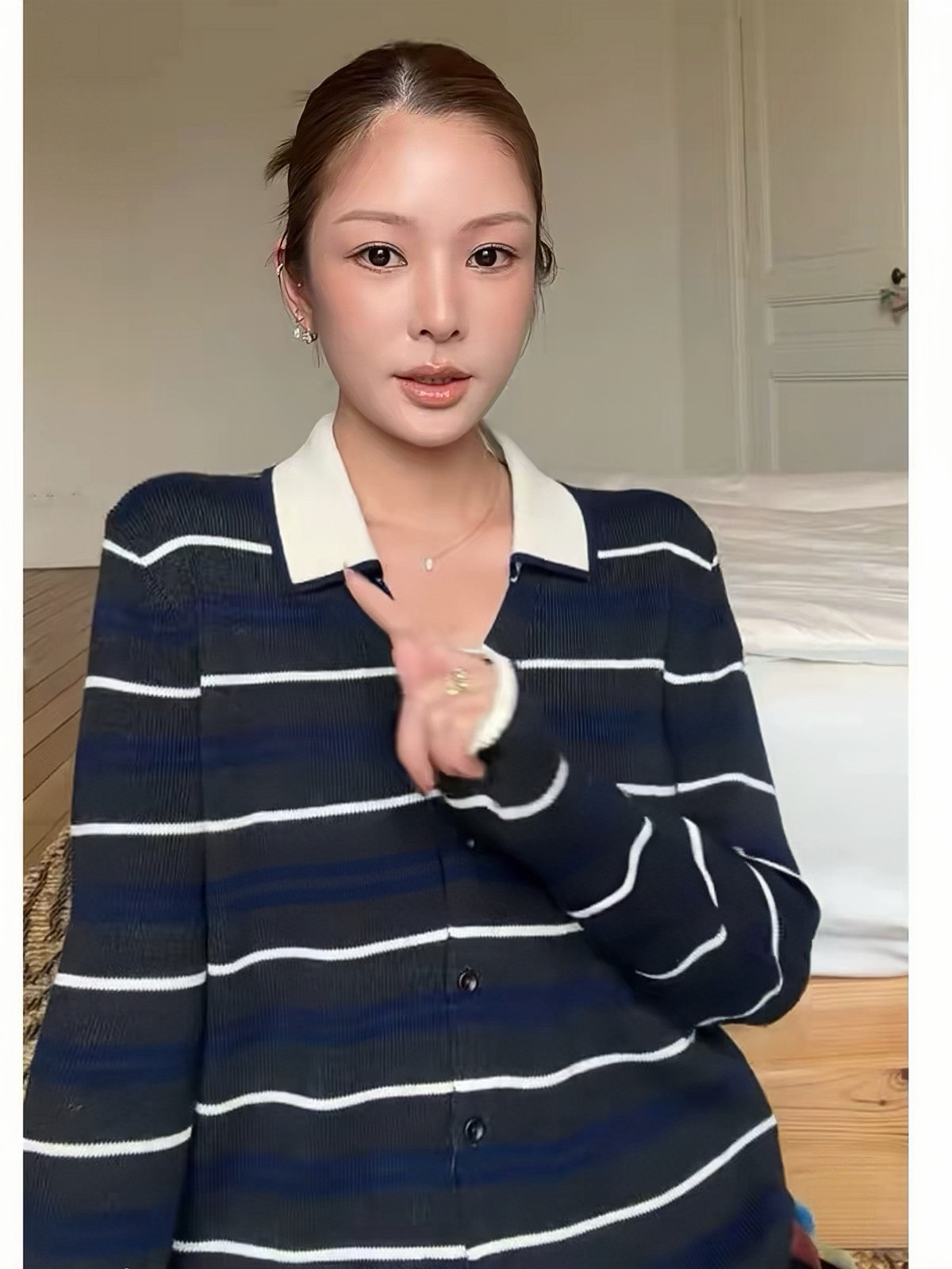 NaNa姜妍同款SELFW绵羊毛混纺条纹v领针织开衫女秋新款修身上衣