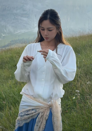 博主NaNa同款SEA净色长袖衬衫配蕾丝领巾女26PF夏季新款v领上衣
