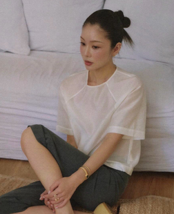 博主NaNa同款 jaja夏日透感桑蚕丝宽松箱型小短款上衣/丝巾
