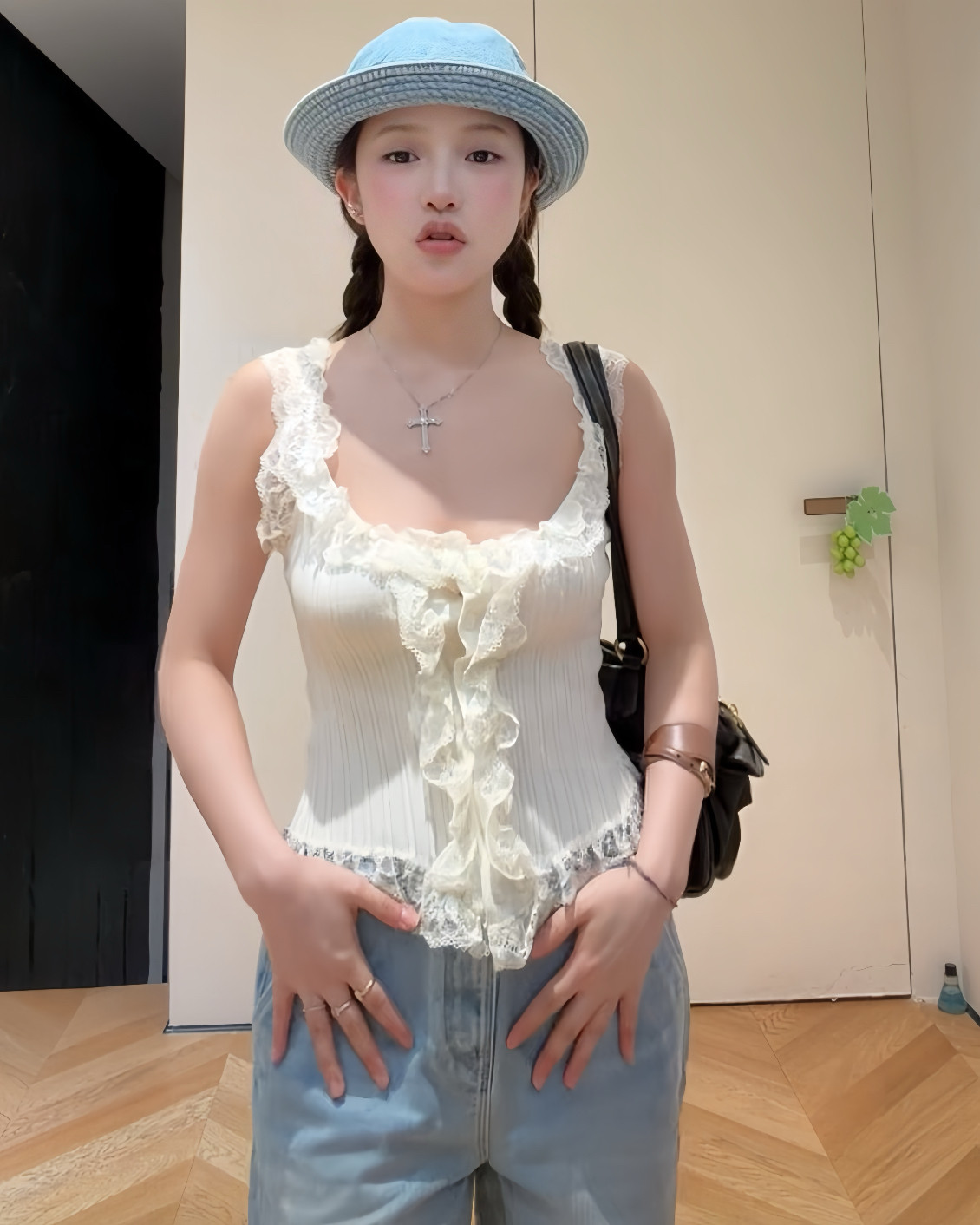 pala发财宅女刘亦菲田曦薇同款芭蕾风背心蕾丝胸衣绝美吊带上衣