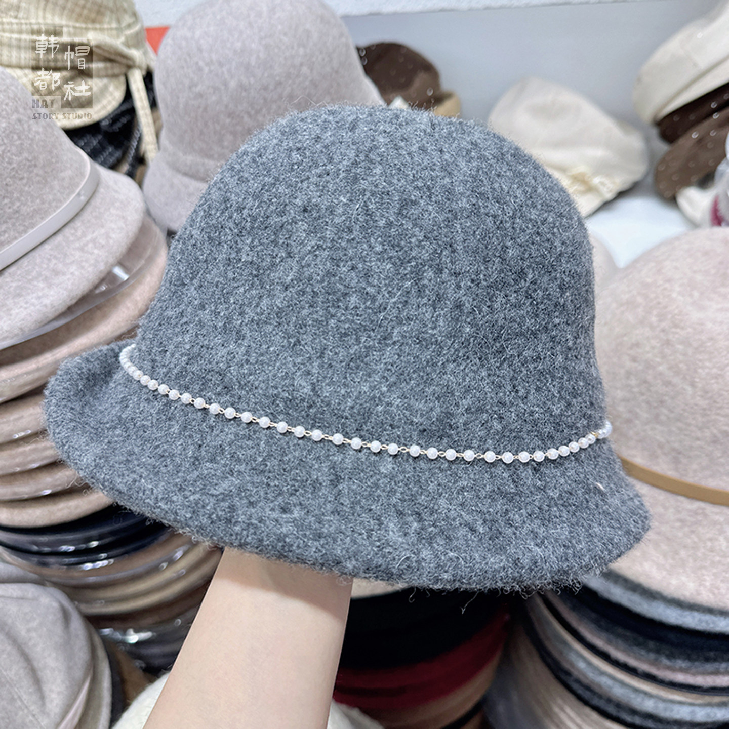 帽子女款2025秋冬季新款羊毛呢卷边串珠渔夫帽女圆顶千金优雅盆帽