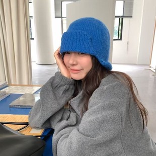 ins韩代款 显白宝蓝色卷边护耳针织飞行帽套头保暖毛线帽秋冬冷帽