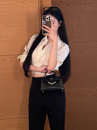 辣妹设计感显身材收腰v领长袖短款衬衫早秋性感小众系带气质上衣
