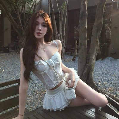 纯欲性感蕾丝鱼骨吊带蓬蓬裙套装