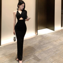 辣妹性感v领镂空扭结气质挂脖吊带连衣裙女黑色露背修身包臀长裙