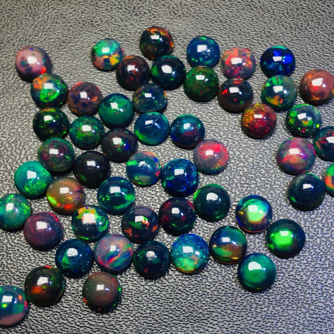 天然黑欧泊裸石 圆形 椭圆 火彩好 可做戒面 吊坠 耳钉等