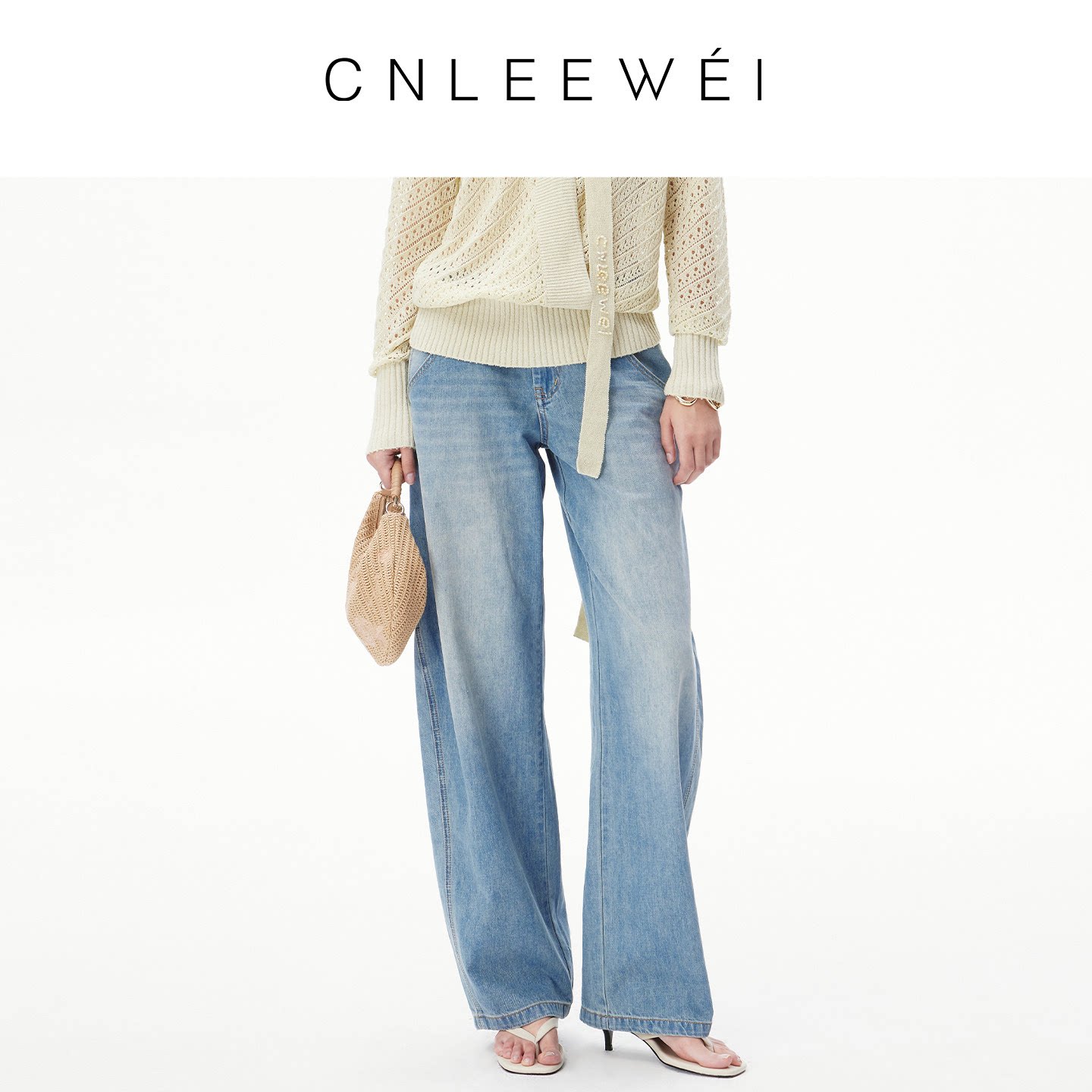 CNLEEWEI 26春夏复古浅蓝水洗绣花logo弯刀牛仔裤
