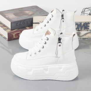 加绒内增高10cm女鞋小个子靴子显高8公分皮面短靴厚底马丁靴女冬