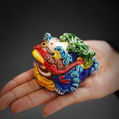 国潮陶瓷招财三足金蟾可养茶宠茶盘配件交趾陶蟾蜍办公桌手工摆件