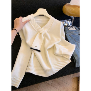 新款2026新品韩版宽松显瘦套头毛衣围巾设计V领上衣女时尚潮