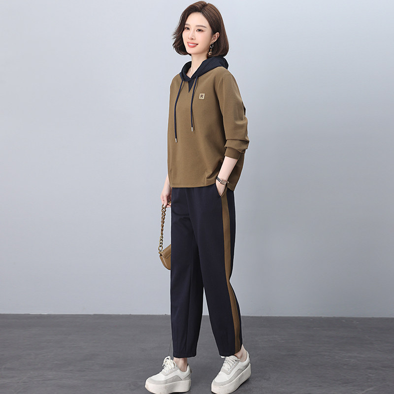 休闲运动套装女款爆款2026新款春秋妈妈时尚一整套穿搭两件套宽松