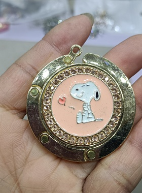 B13 满29元包邮  好像是手机挂钩 有质感