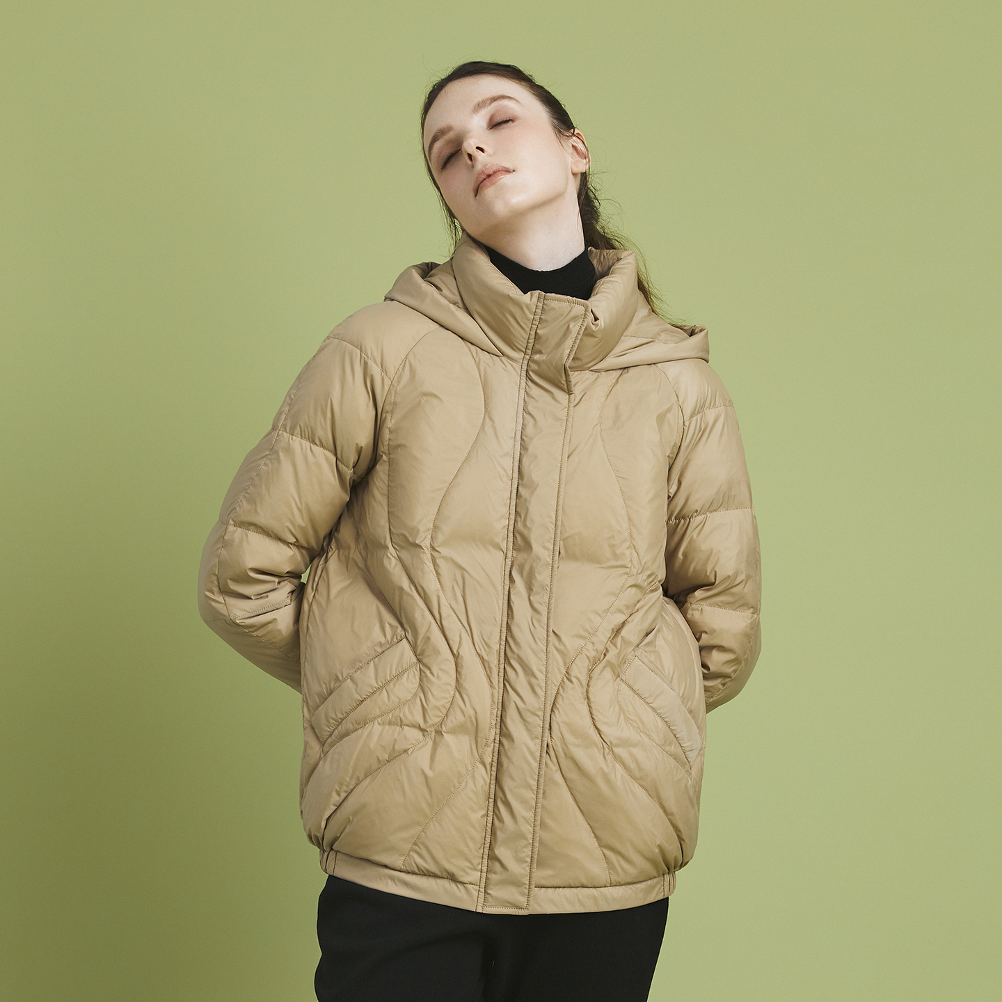 BALUODI芭罗蒂女装专柜冬装时尚浅驼色连帽拉链暗扣口袋女羽绒服