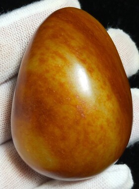 112.6克新疆和田玉红沁皮籽料原石把件玩料形好无裂肉质细腻油润