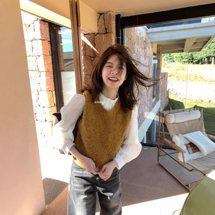 Hers一勺甜秋冬韩系简约复古气质百搭显瘦V领毛毛针织马甲女8331