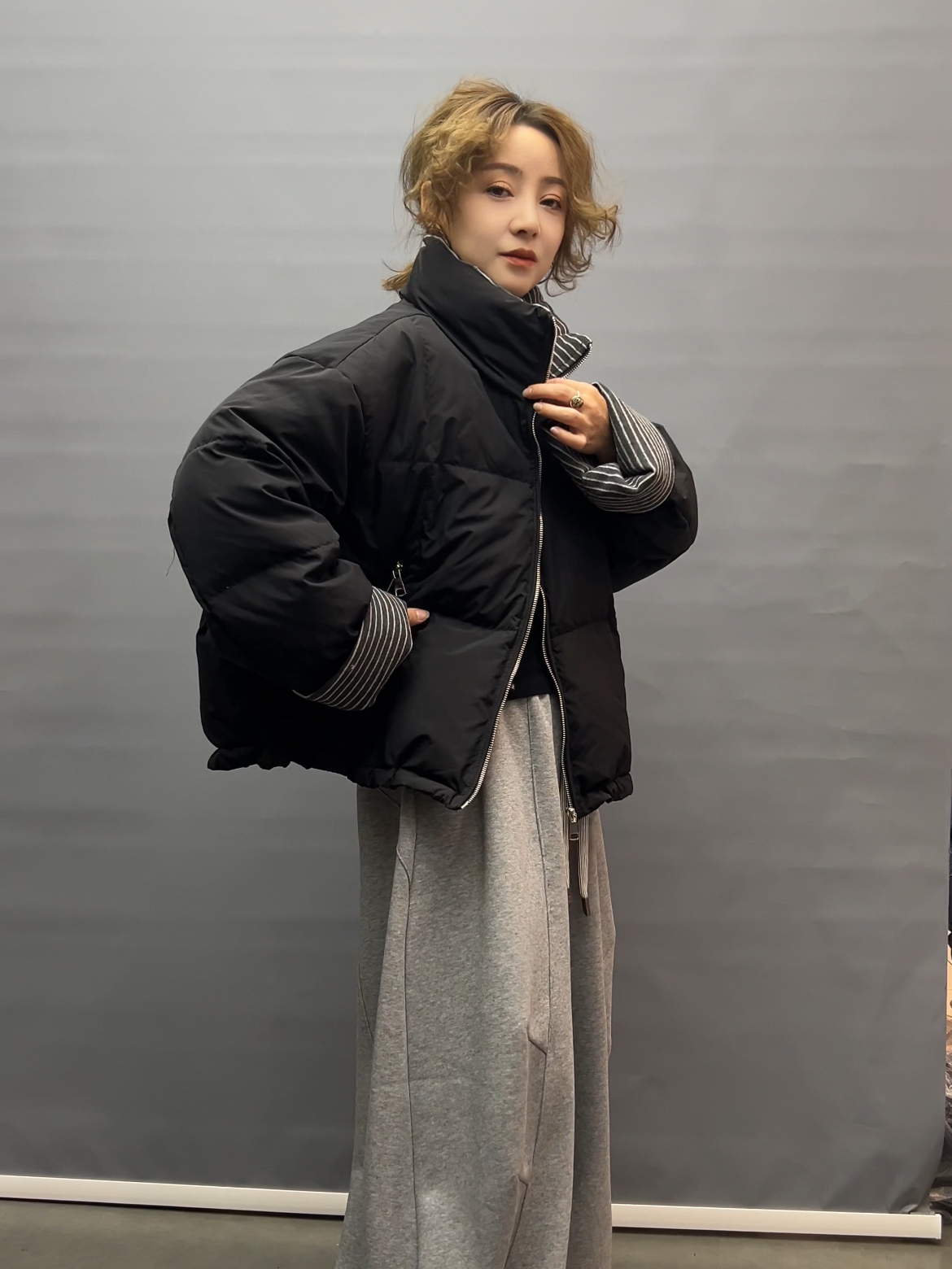 2025冬季新款欧货时尚百搭立领条纹拼接羽绒服外套女宽松显瘦上衣