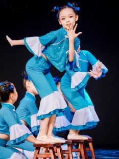 马儿嘟嘟骑演出服踩水舞表演服外婆桥古典舞童忆道具月光光舞蹈服