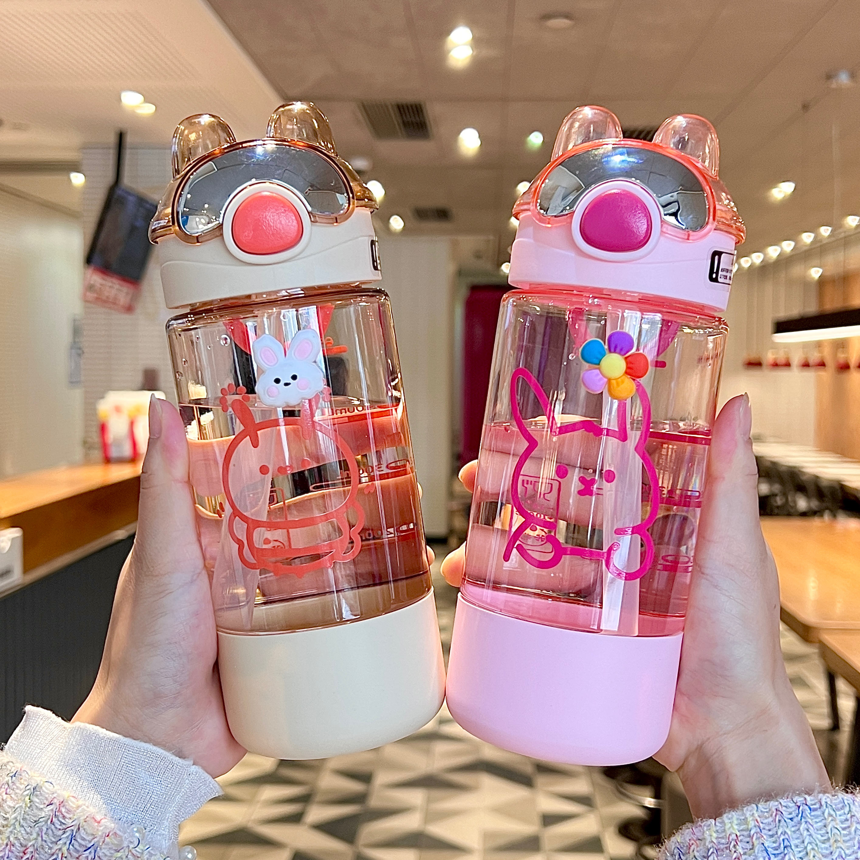 儿童吸管水杯女新款2025学生上学专用水壶幼儿园可爱塑料小孩杯子